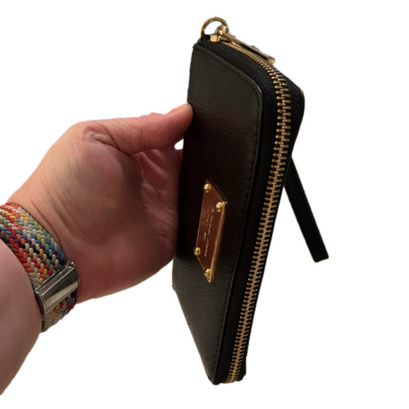 MICHAEL KORS Jet Set Travel Black Leather Logo Smartphone Wallet Wristlet Zip - Picture 4 of 6